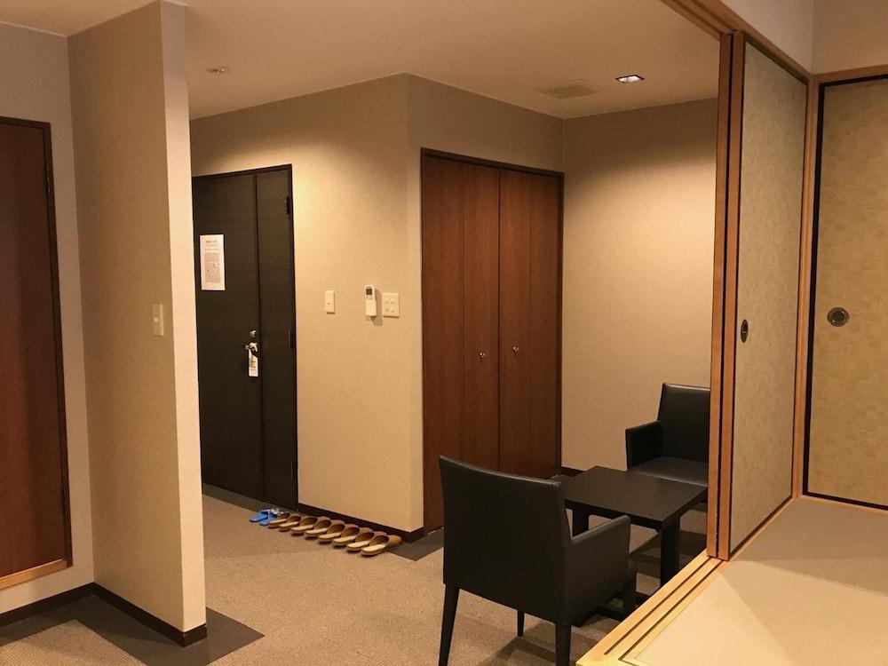 Kikunoya Hotel Hatsukaichi Exterior photo