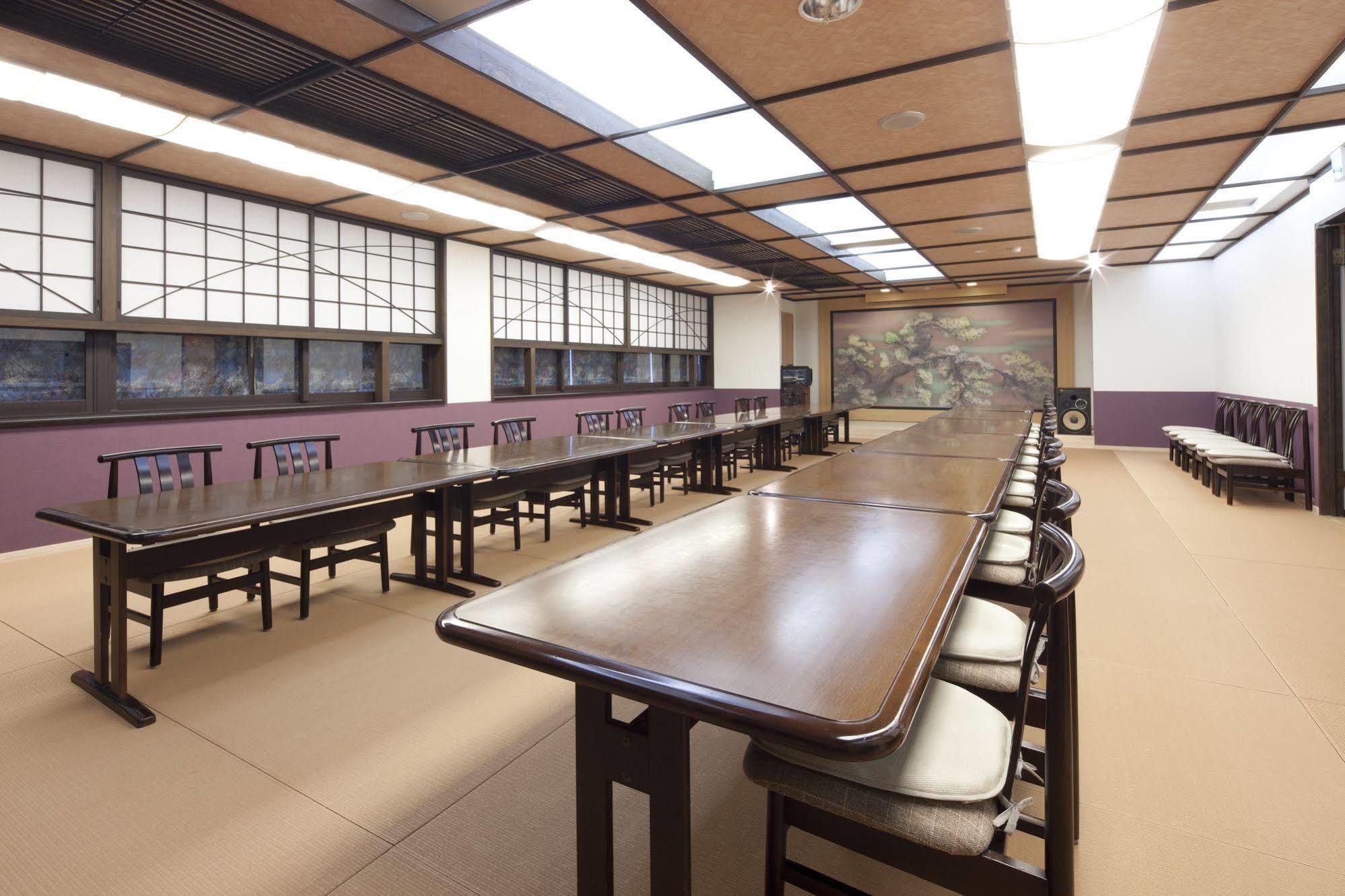 Kikunoya Hotel Hatsukaichi Exterior photo